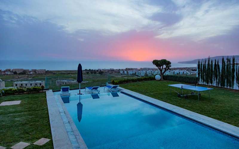 فيلا للبيع في أكادير دليلك لأفخم الفيلات ببرك سباحة وإطلالة على البحر